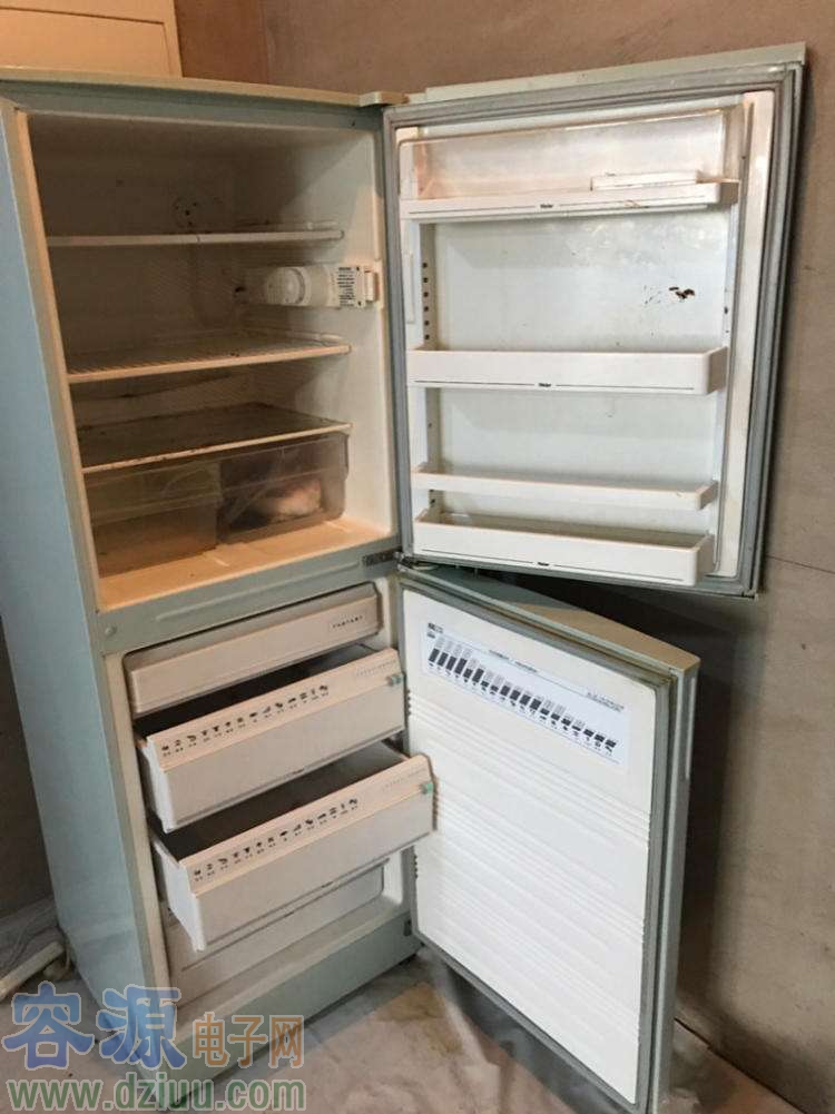廢舊冰箱能當柜子用